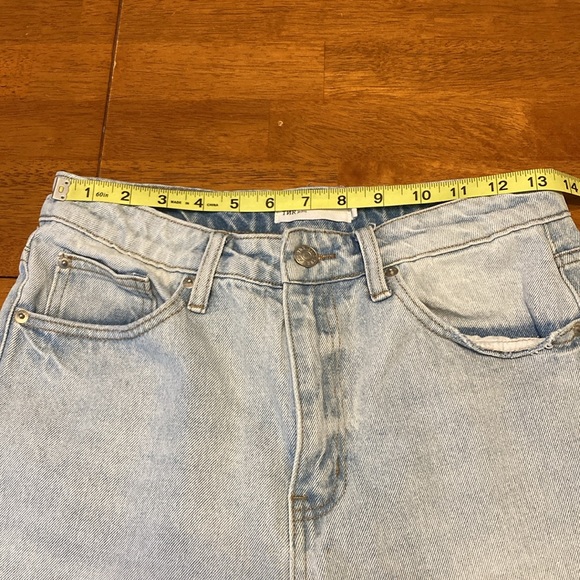 TNR Womens Size 27 Distressed Ripped High Rise Mom Jeans Blue Denim Frayed Hem - Picture 13 of 16